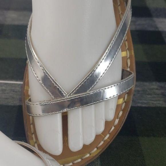 Sam and Libby Silver Thong Low Heel Snakeskin Sandals Flip Flops Size 8 - Picture 2 of 7